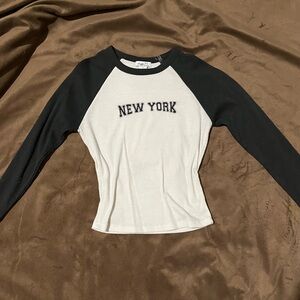 🖤Rue 21 Trendy New York Fitted Cropped Top🖤